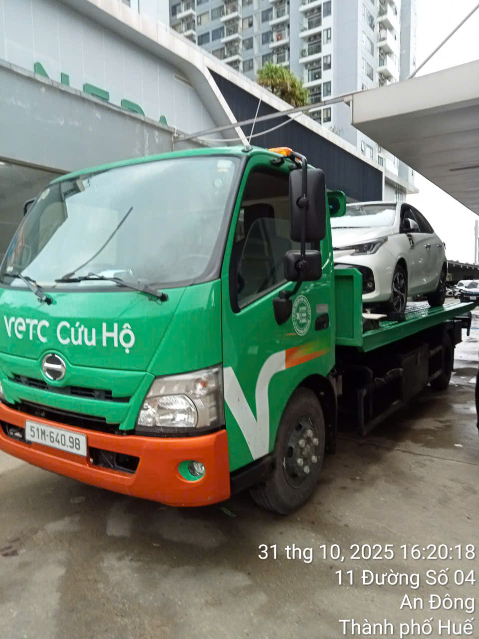 Sự cố xe hết bình ắc quy bất ngờ tại Huế