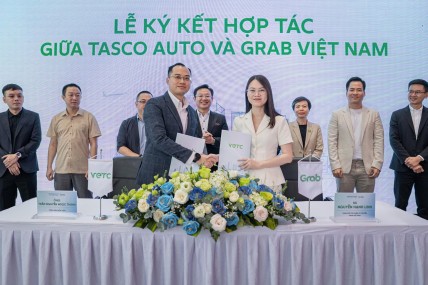 Tasco Auto và Grab Việt Nam ký kết hợp tác thúc đẩy chuyển đổi xanh và tăng cường hỗ trợ cho đối tác tài xế